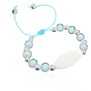 Bracelet personnalisable avec perles et plaque vierge pour personnalisation facile.
