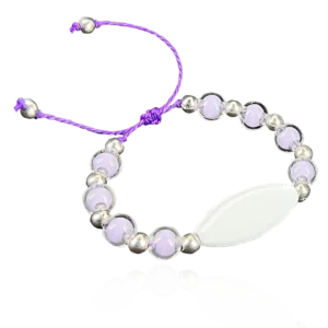 Bracelet personnalisable avec perles et plaque vierge pour personnalisation facile.
