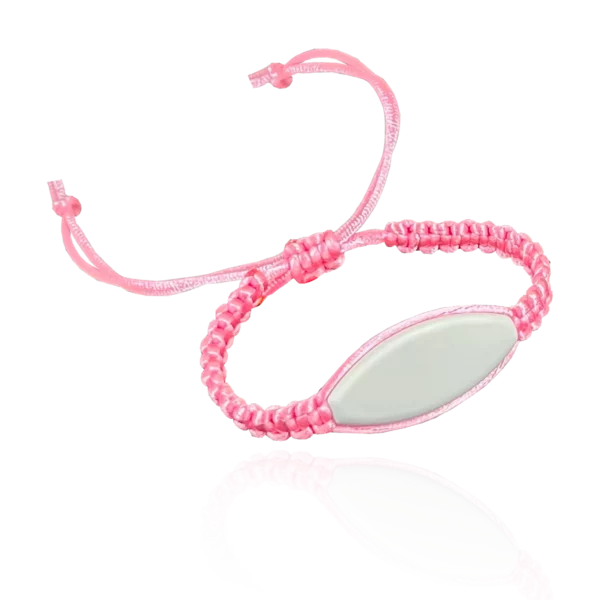 Bracelet personnalisable avec plaque vierge pour personnalisation facile.